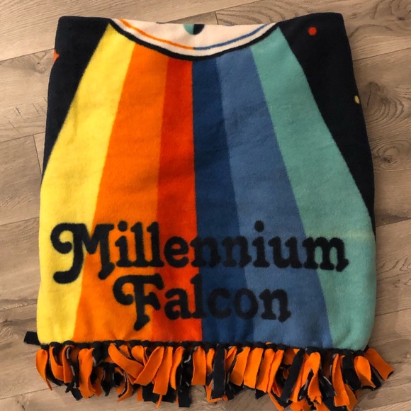 Millennium Falcon No Sew Blanket - Picture 2 of 5